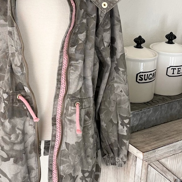 H&M Heart Chamo Jacket - Picture 5 of 7